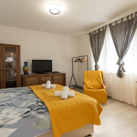 Two-Bedroom Apartment Rea In Rovinj Bagian luar foto