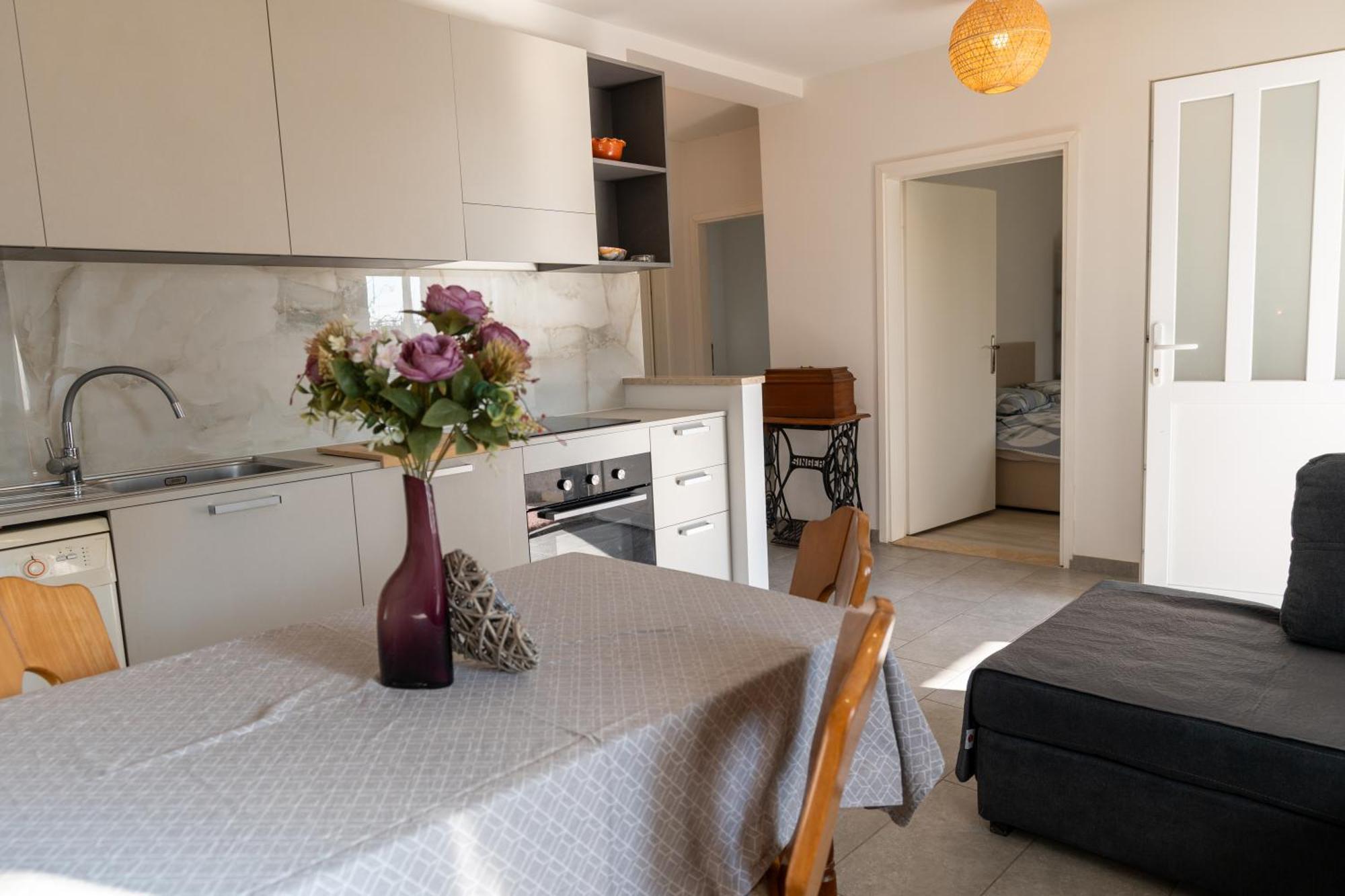 Two-Bedroom Apartment Rea In Rovinj Bagian luar foto
