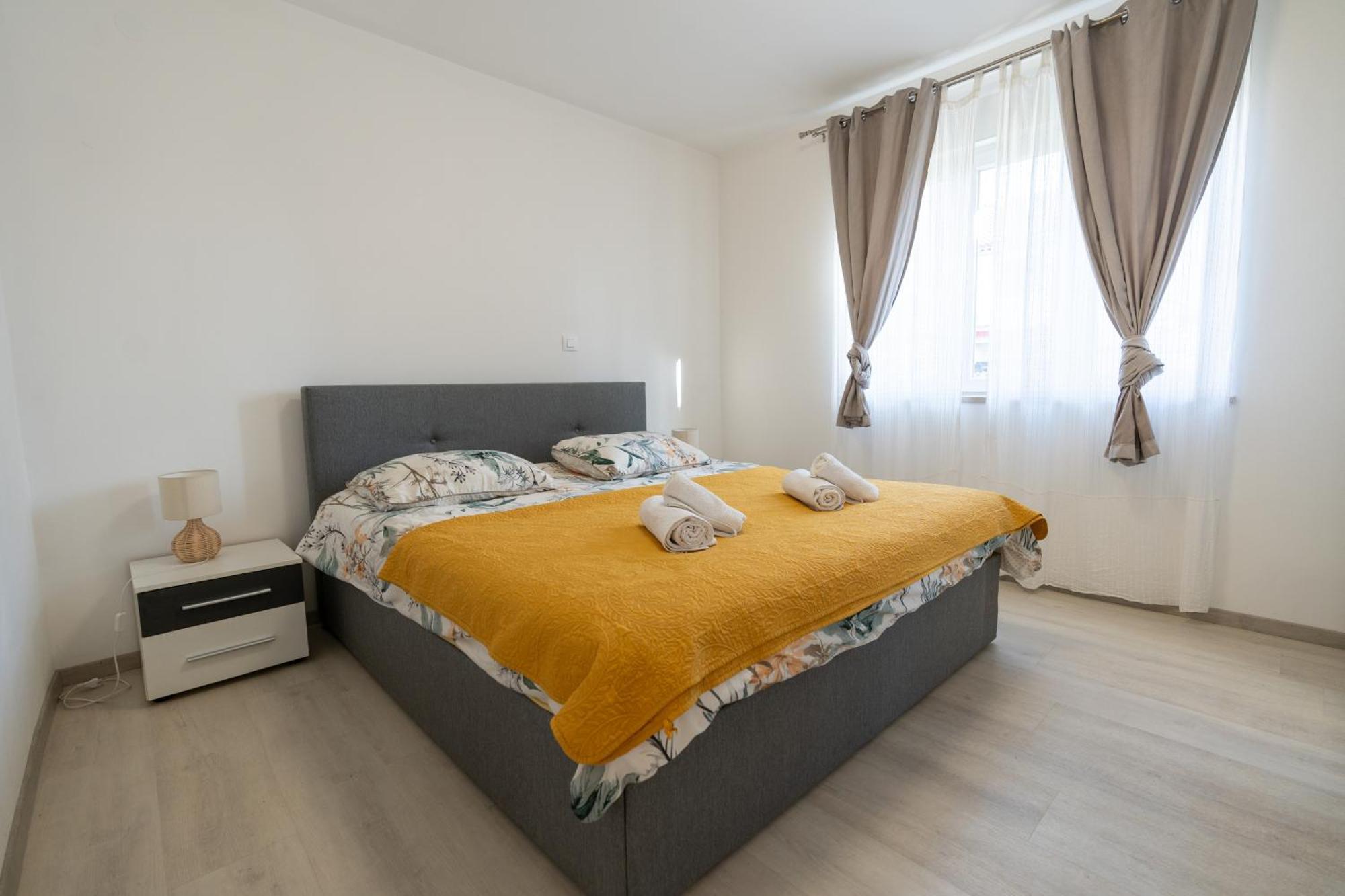 Two-Bedroom Apartment Rea In Rovinj Bagian luar foto
